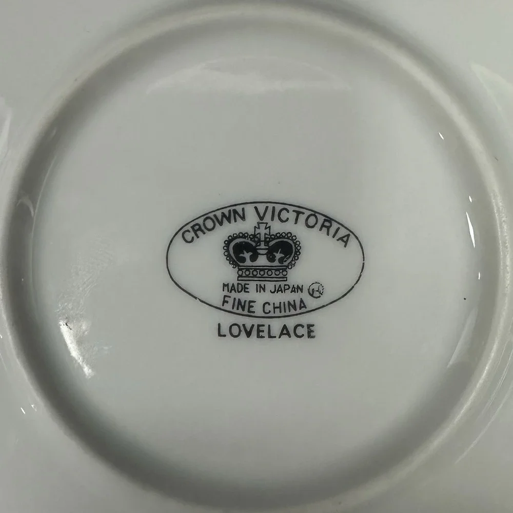 Crown Victoria 'Lovelace' Gravy Boat Attached‎ Plate Double Spouts Platinum Trim